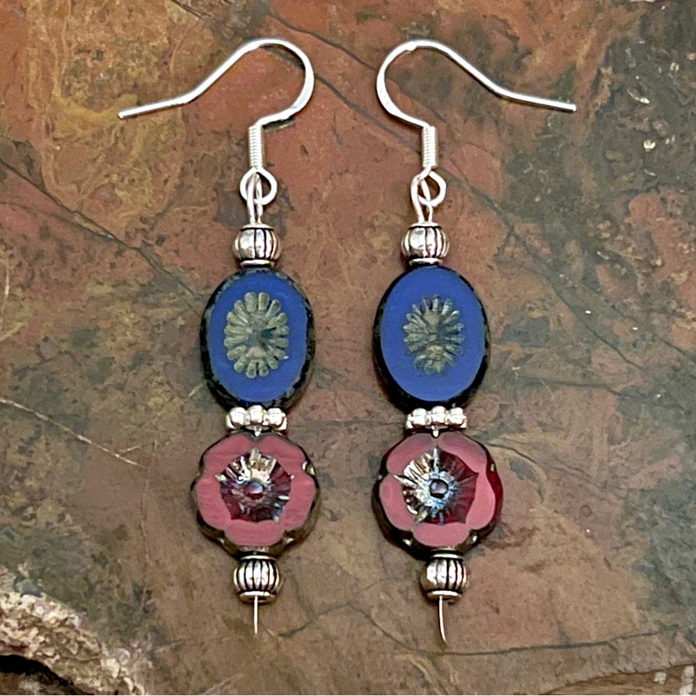 New Gorgeous Blue & Red Flower Czech Glass Earrings With 925 Silver French Hooks - Picture 5 of 9